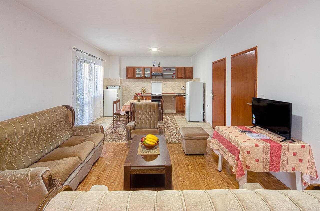 Beluga Apartment Budva Bagian luar foto