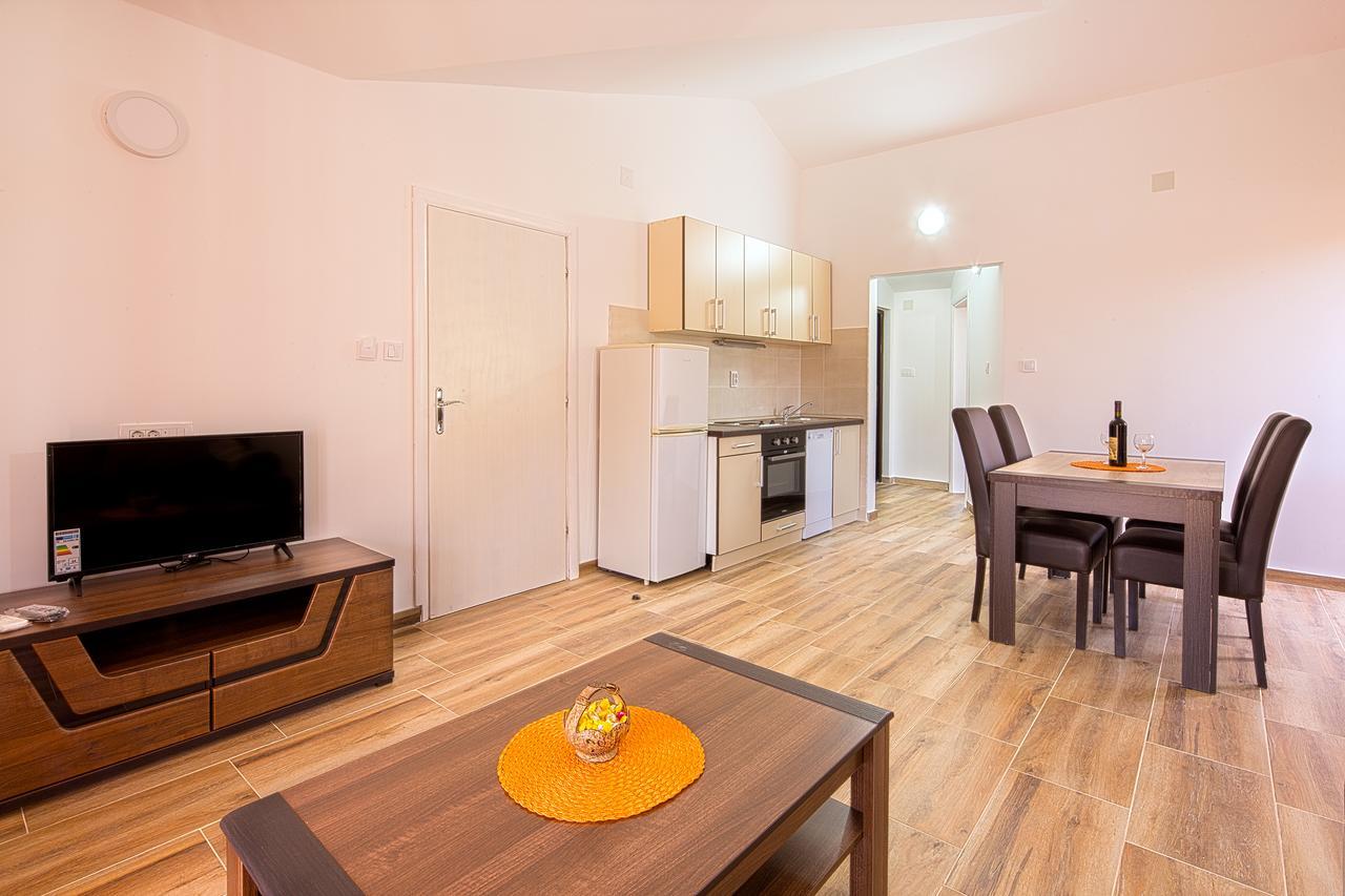 Beluga Apartment Budva Bagian luar foto